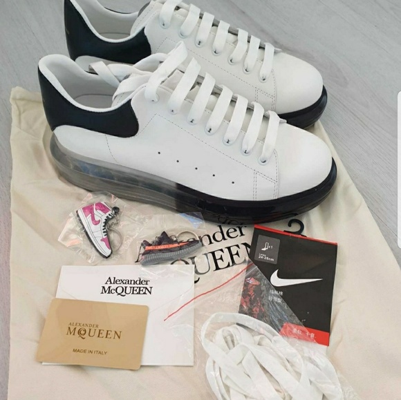 Instagram@trendin_outfitz designer shoes - Picture 3 of 8